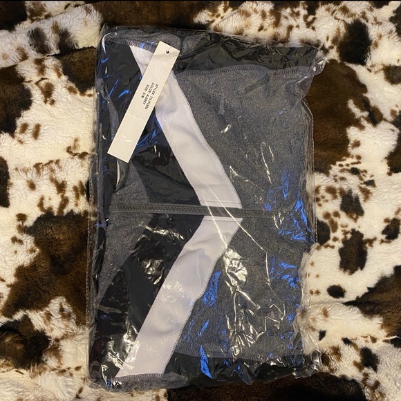 SOLD!!!! CUTE & COMFY 3 PIECE CHILL SET! - Picture 2 of 3